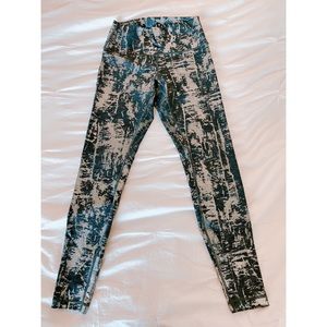 Lululemon Hi-Rise Tight *Brindle Foil 28" Size 8